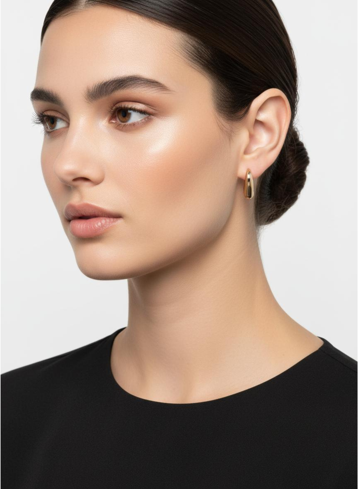 ✨ Sculptural Gold Curve Earrings