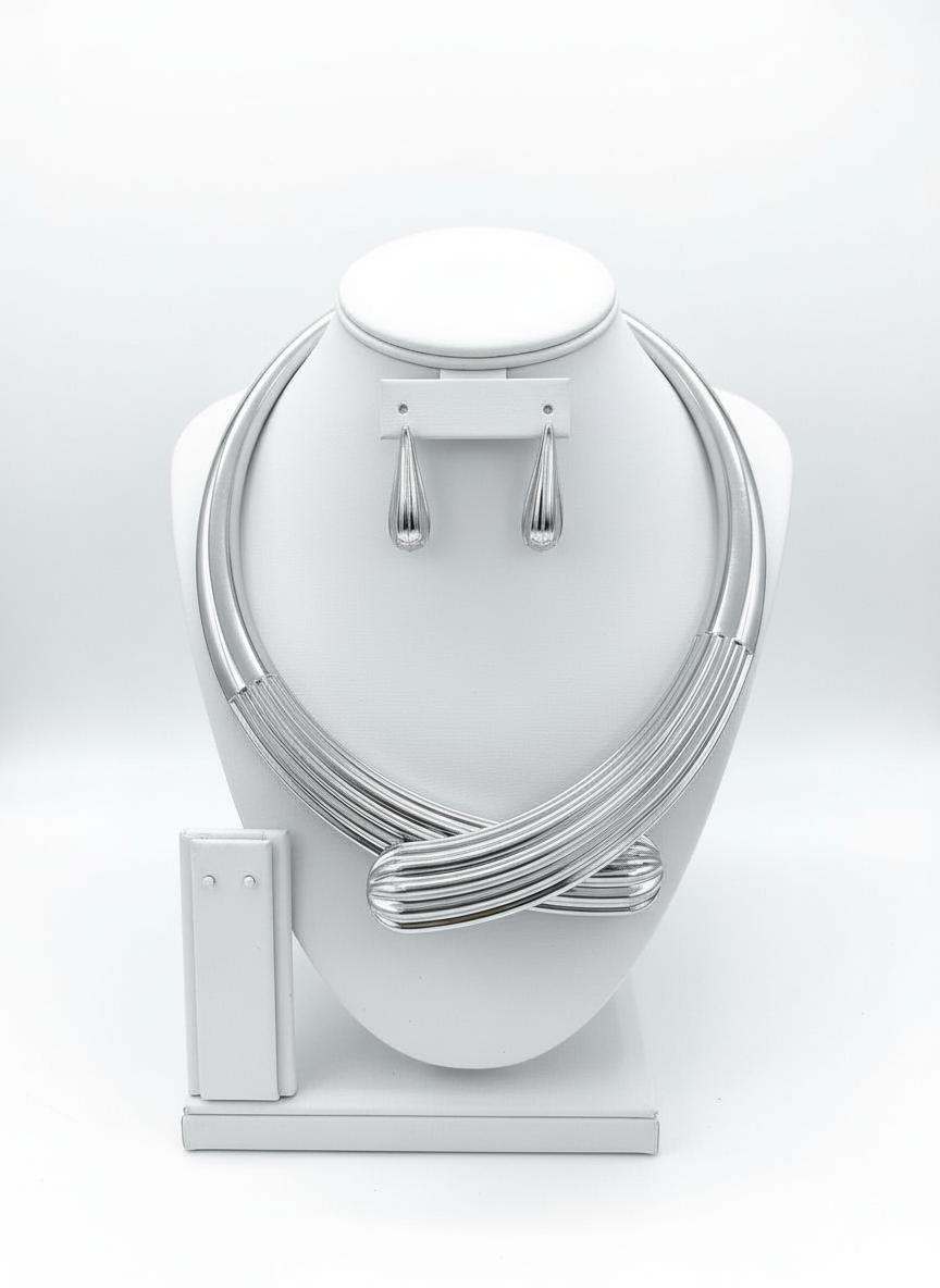 Sylvia Set - Necklace and Earrings