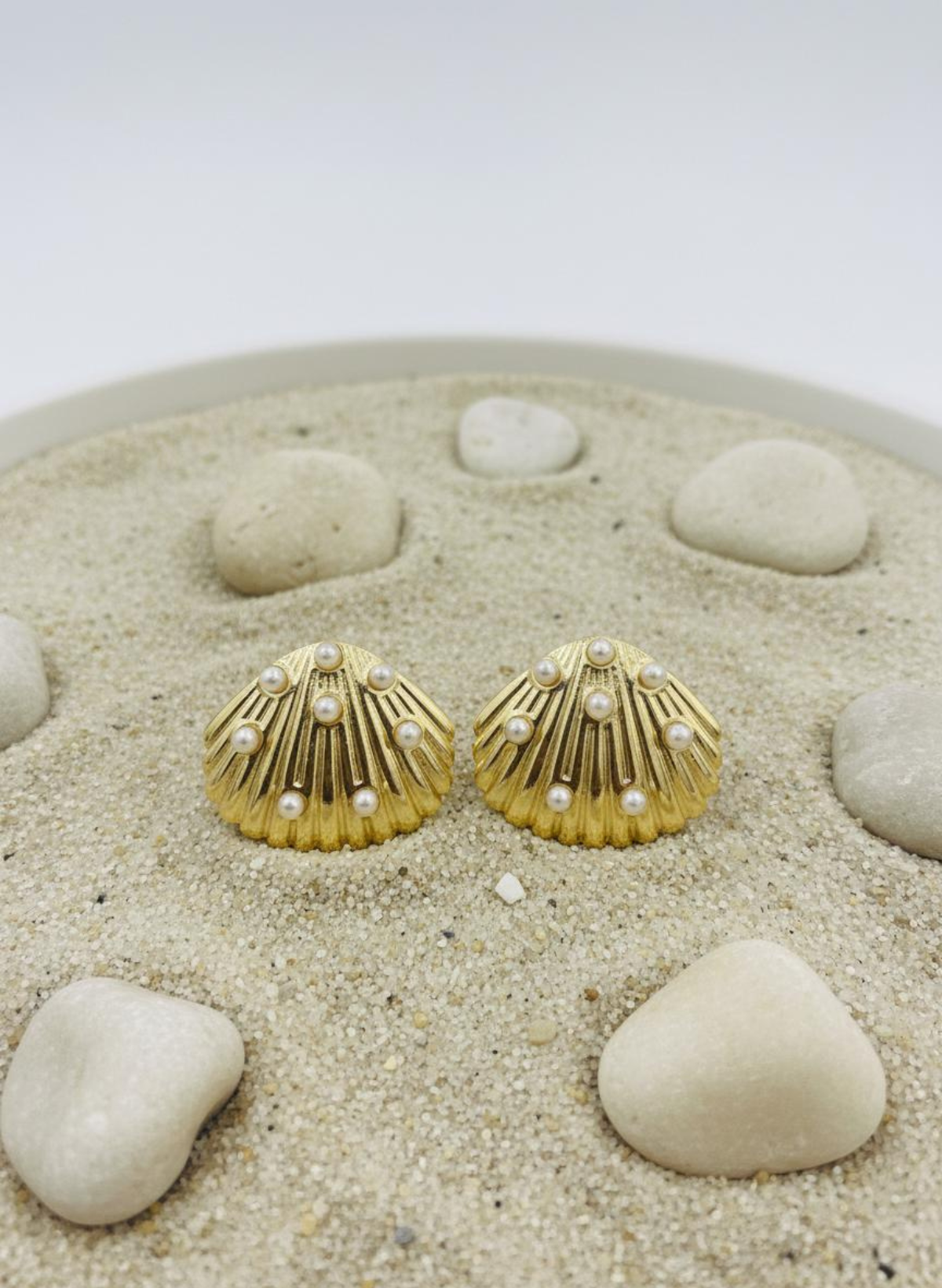 ✨ Pearl Shell Stud Earrings