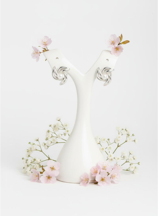 ✨ Pearl Swirl Stud Earrings