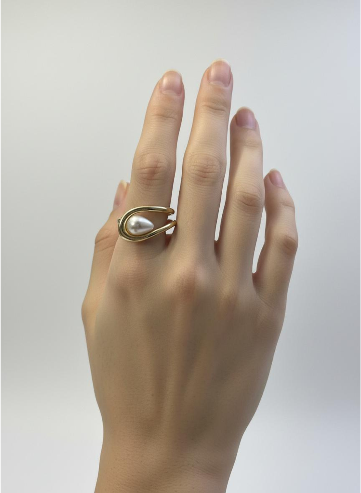 ✨ Pearl Loop Statement Ring