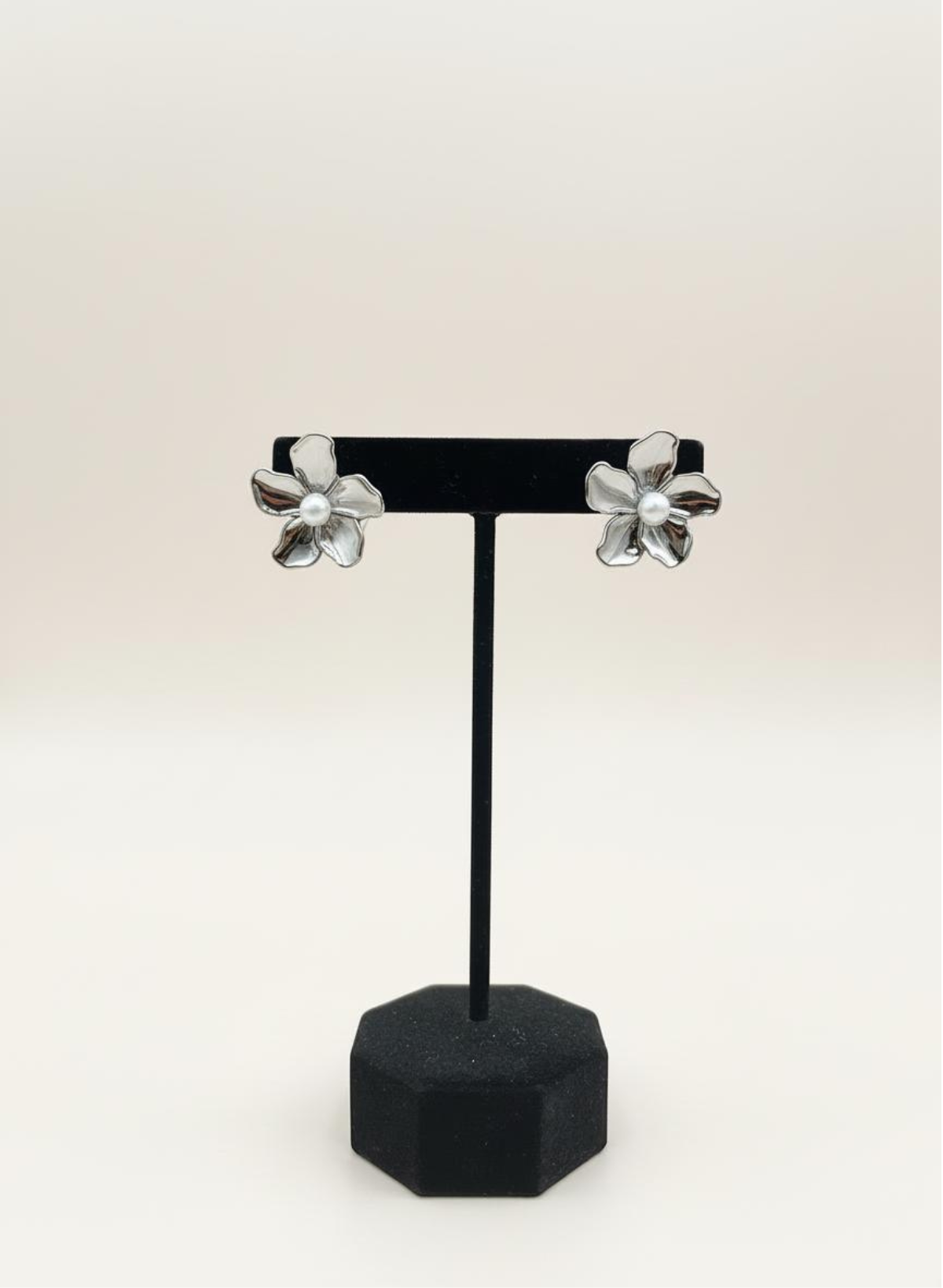 Floral Pearl Stud Earrings